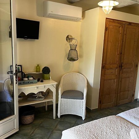 Bed and Breakfast La Bastide Des Pins Castillon-du-Gard Exterior foto