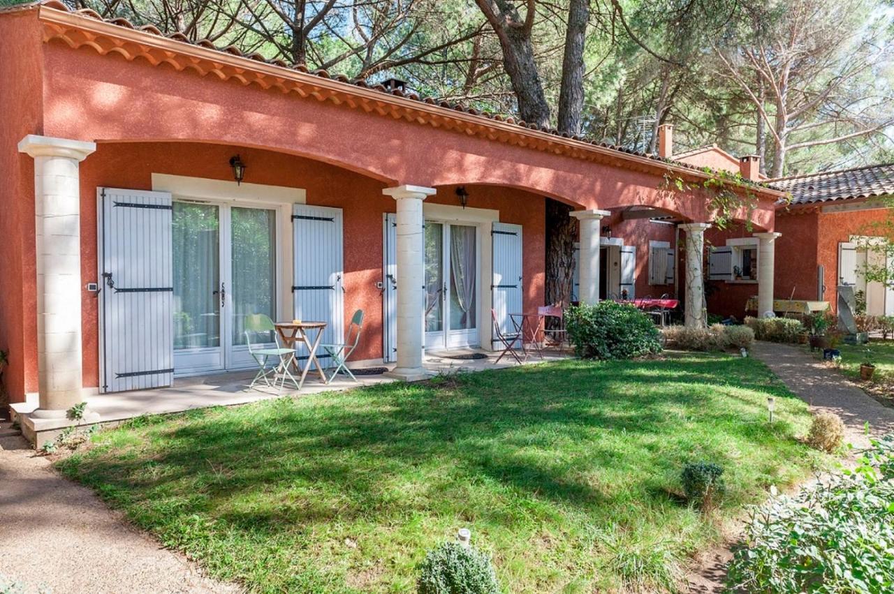 Bed and Breakfast La Bastide Des Pins Castillon-du-Gard Exterior foto