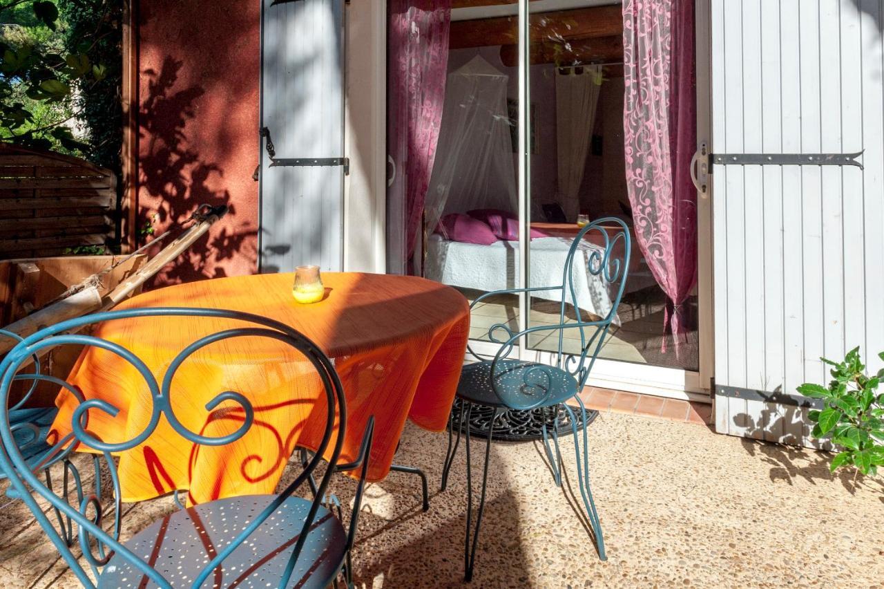 Bed and Breakfast La Bastide Des Pins Castillon-du-Gard Exterior foto