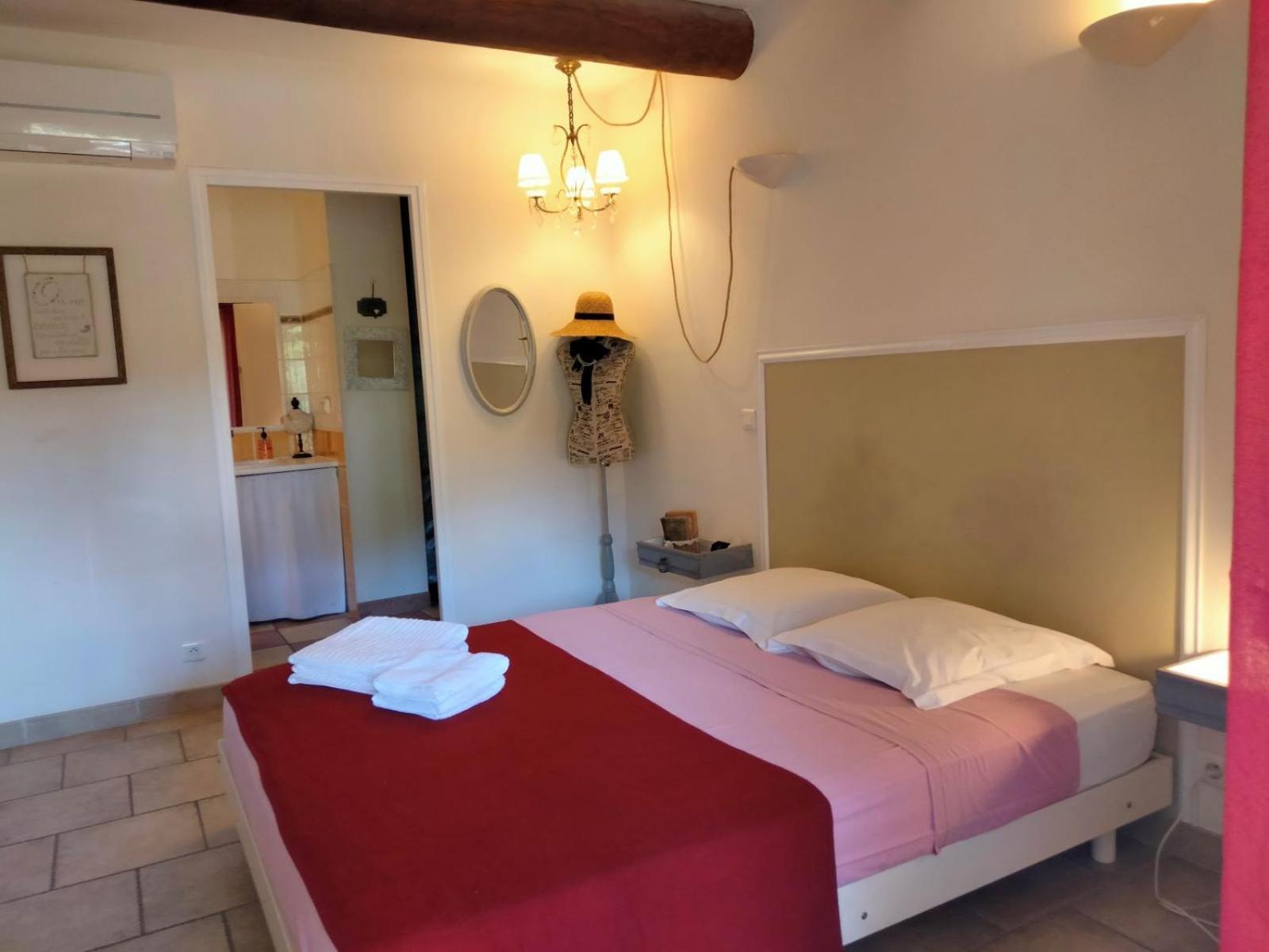 Bed and Breakfast La Bastide Des Pins Castillon-du-Gard Exterior foto