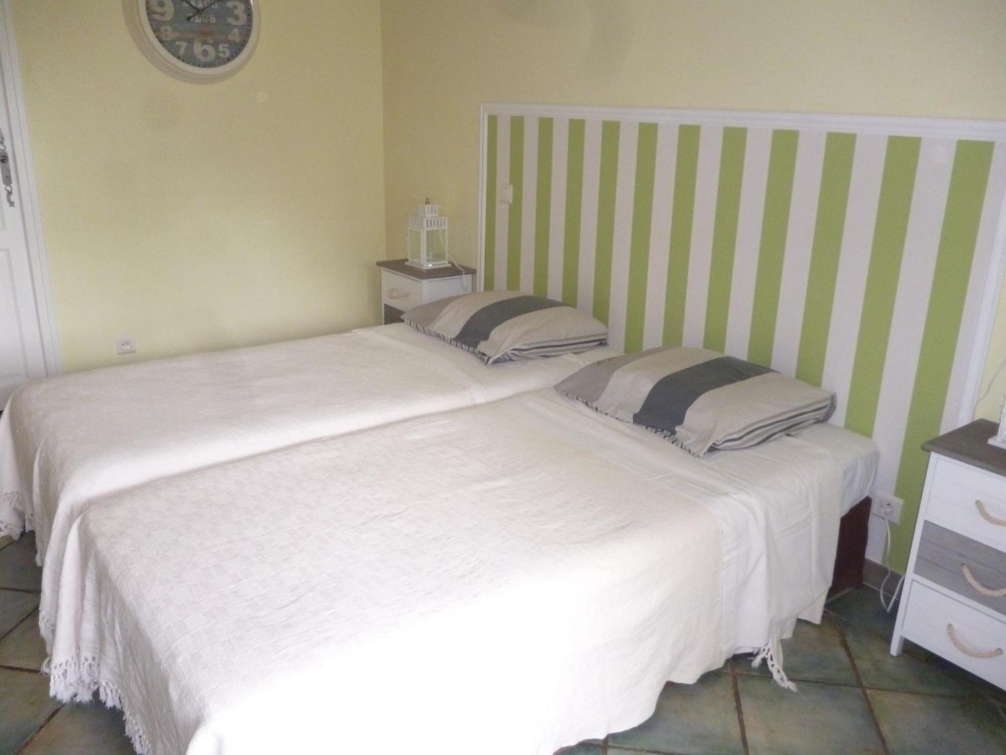 Bed and Breakfast La Bastide Des Pins Castillon-du-Gard Exterior foto