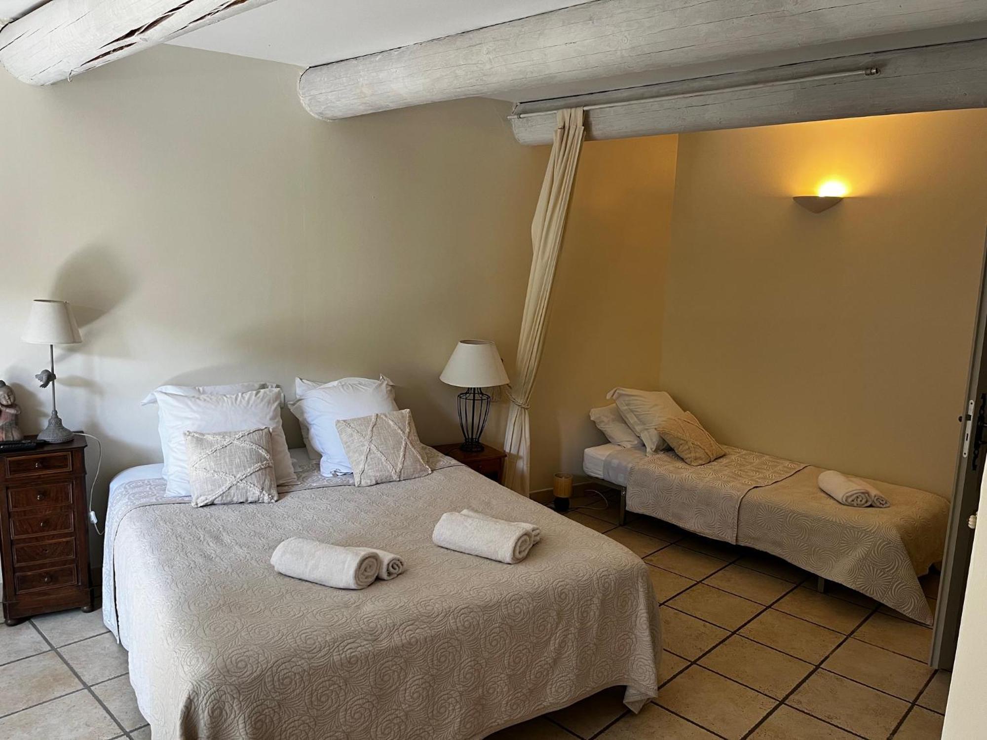 Bed and Breakfast La Bastide Des Pins Castillon-du-Gard Exterior foto