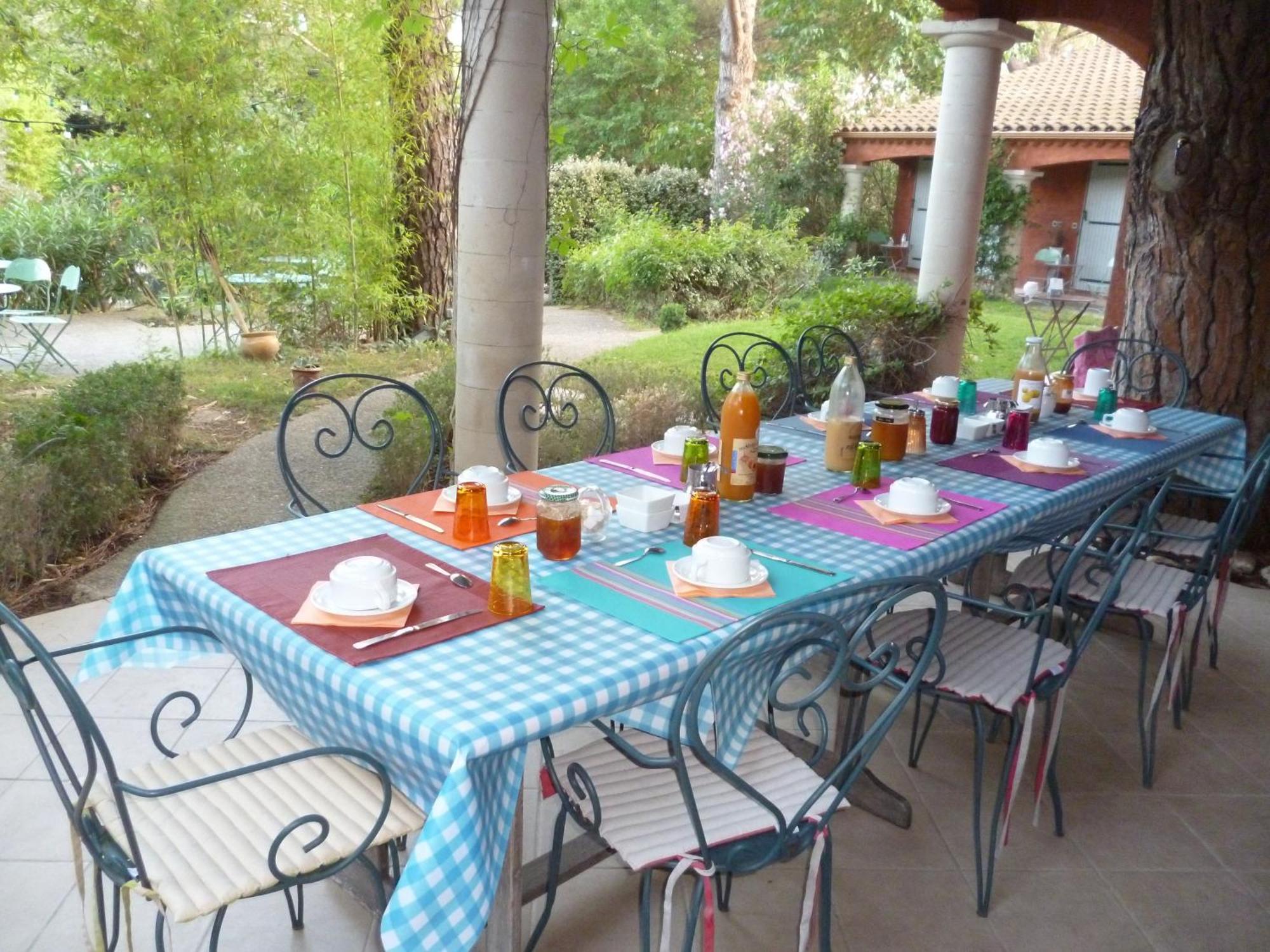 Bed and Breakfast La Bastide Des Pins Castillon-du-Gard Exterior foto
